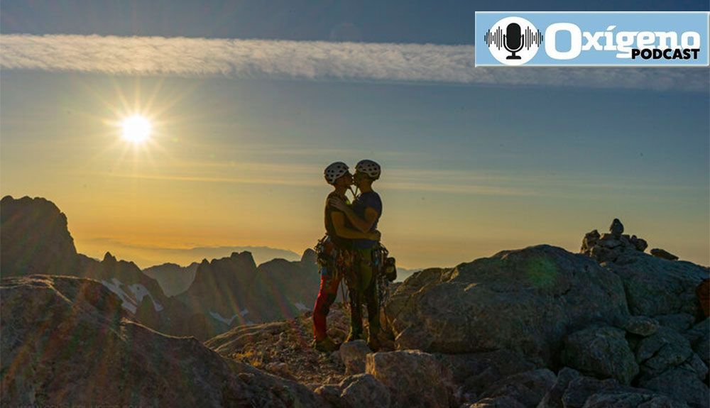 Alex González y Jaume Peiró, conocidos como Couple Climbers,en la cima del Naranjo