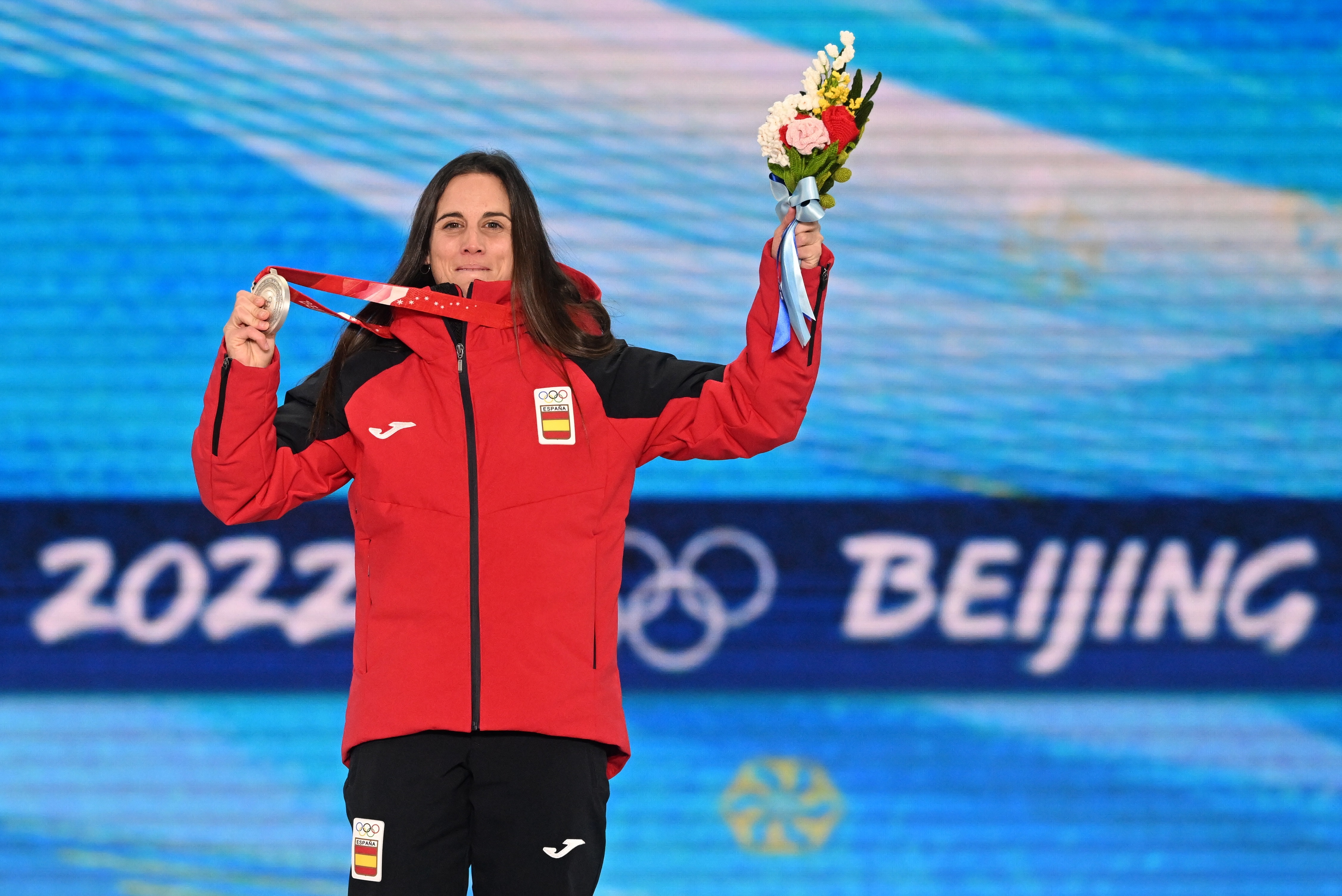 Queralt Castellet con su histórica medalla en Pekín
