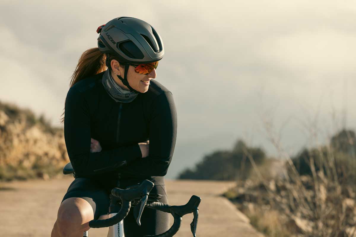 Vento Strada es uno de los cascos Lazer con la revolucionaria tecnología KinetiCore