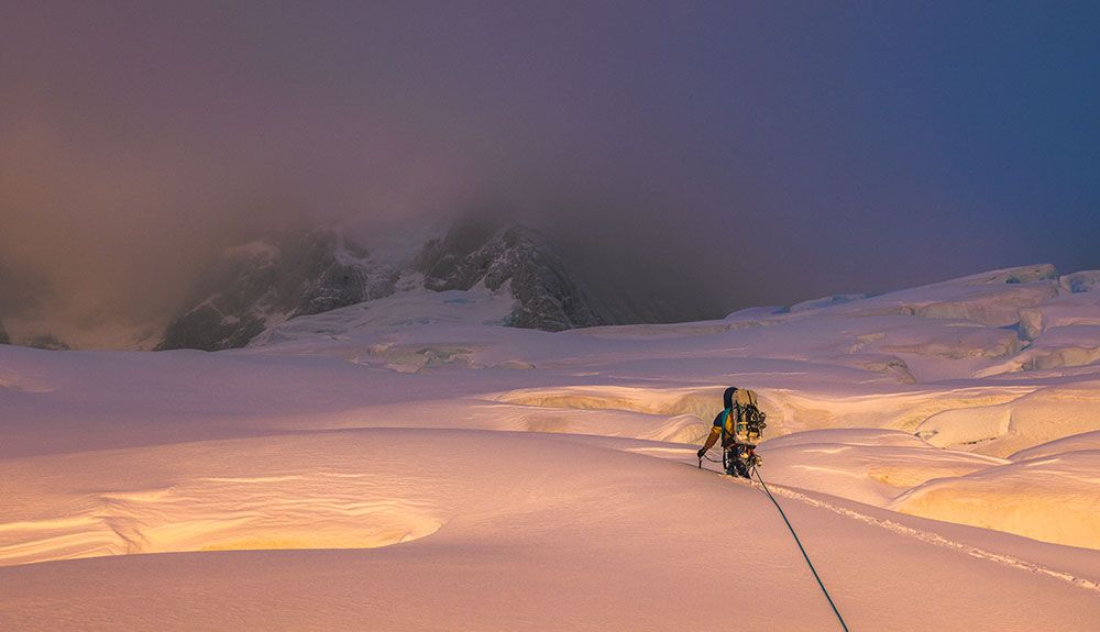 Into de Ice, pura exploración en la Cordillera Darwin. Foto: Andrew Opila