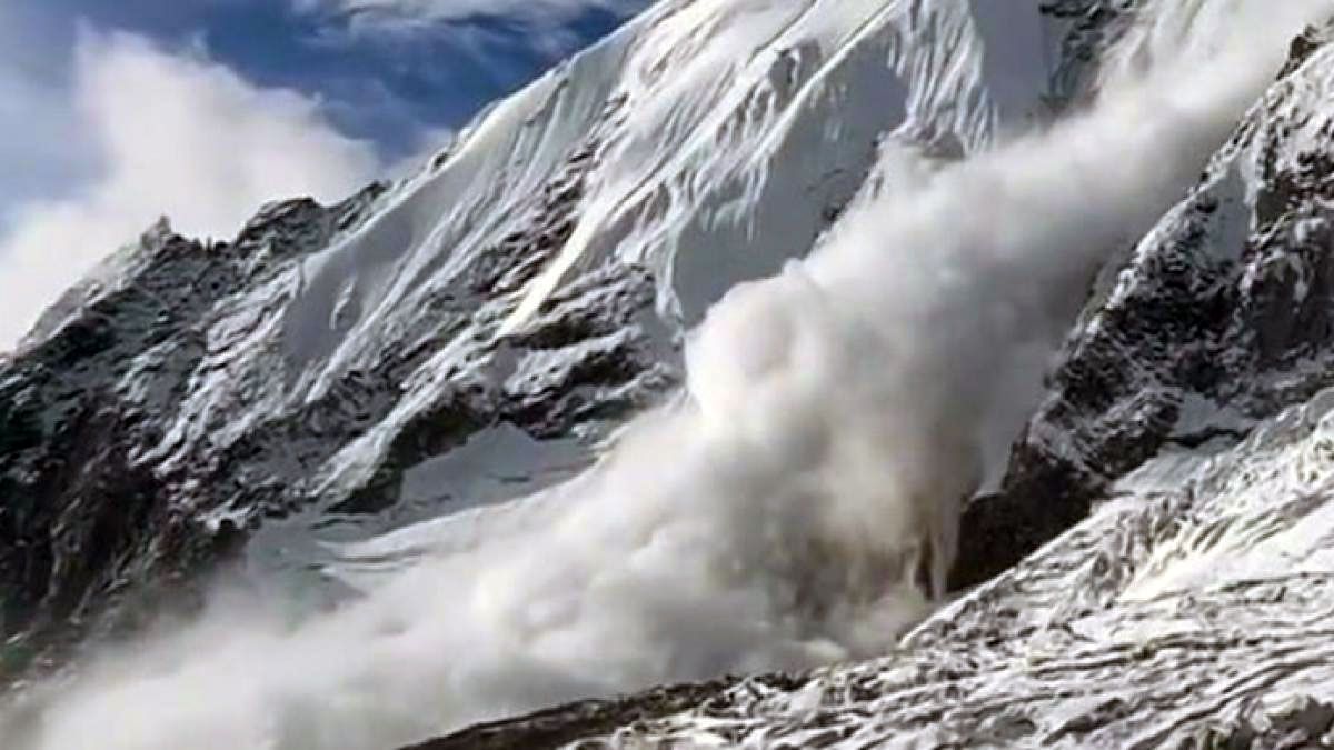 Una avalancha en el Manaslu