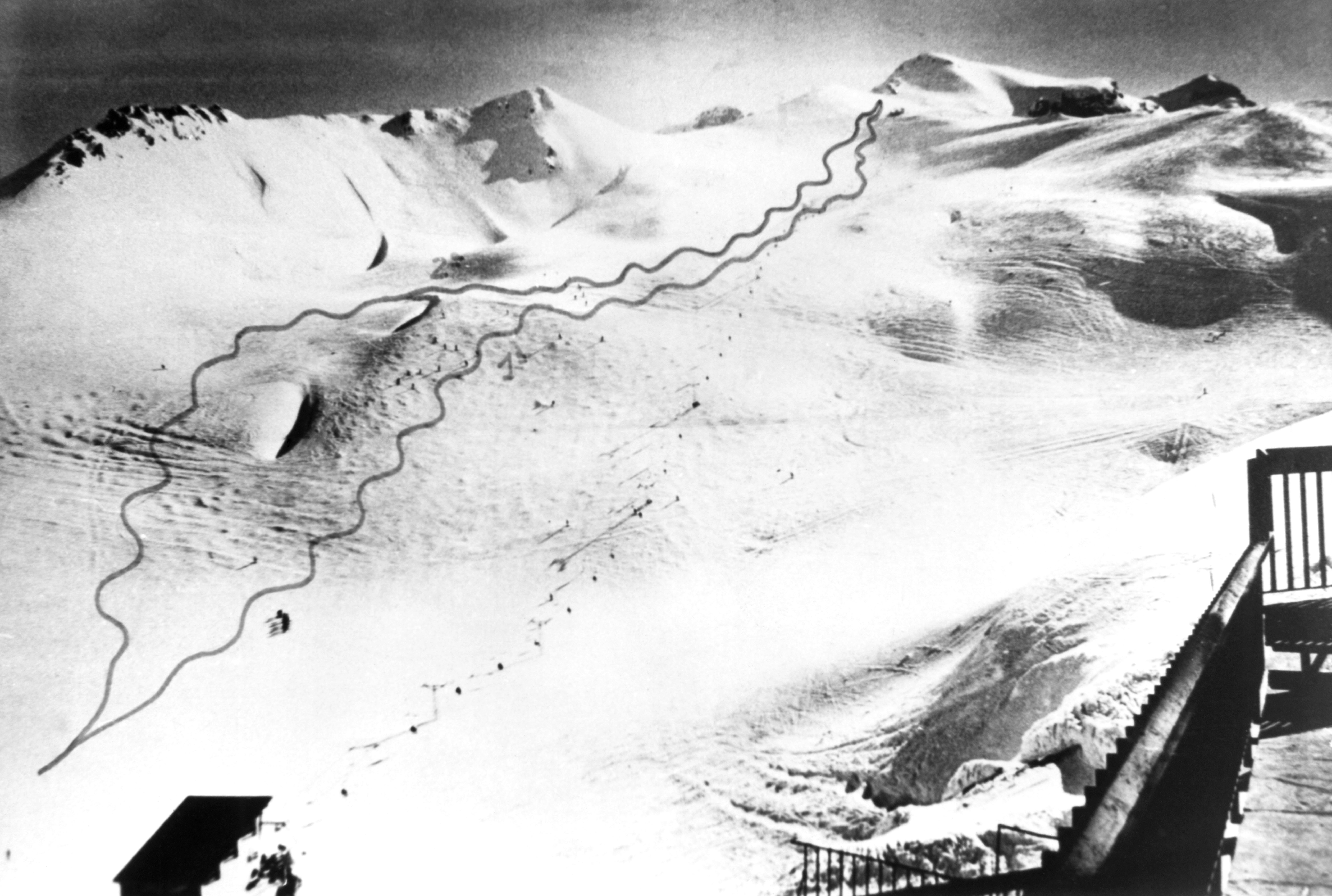 Alpinistas firman un manifiesto contra la destrucción de Canal Roya