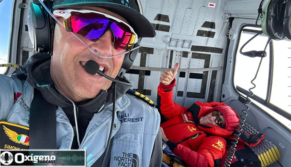 Simone Moro y Carlos Soria tras la evacuación en el Dhaulagiri