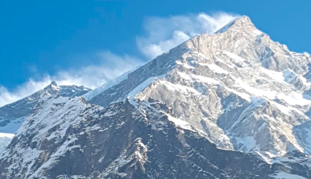 Fuertes vientos en las cotas superiores del Annapurna