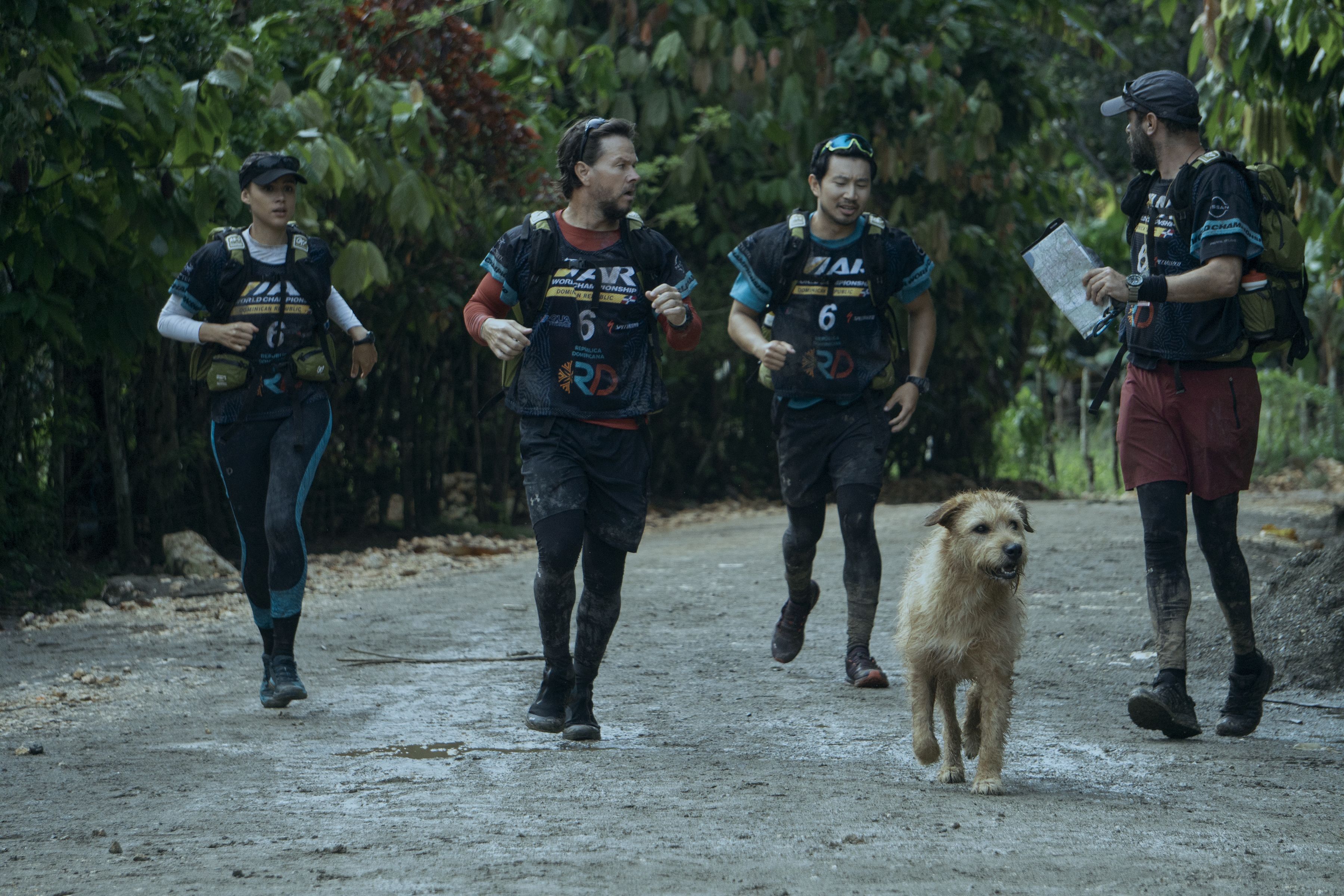 Arthur corriendo con el equipo