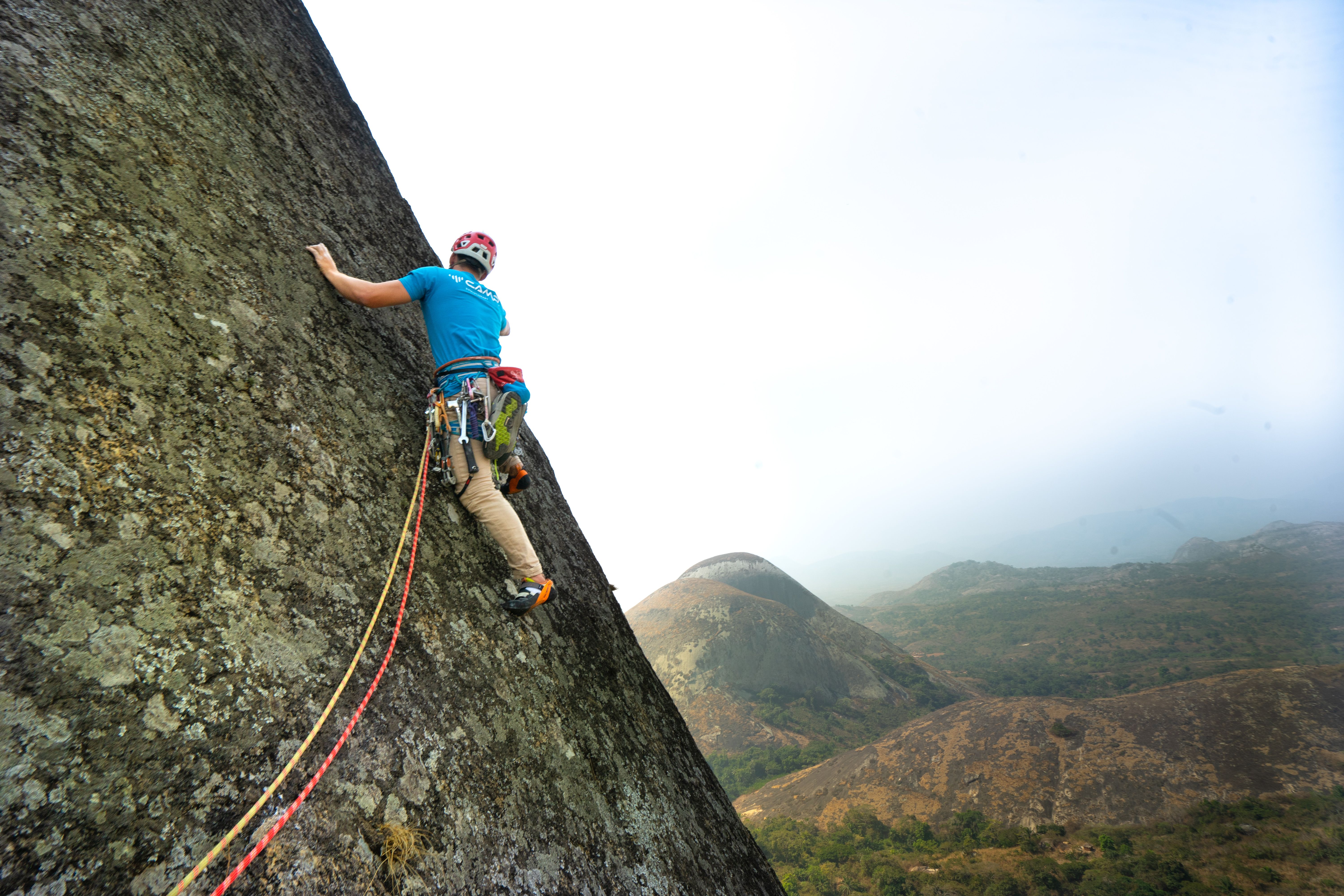 Escalada en Angola 