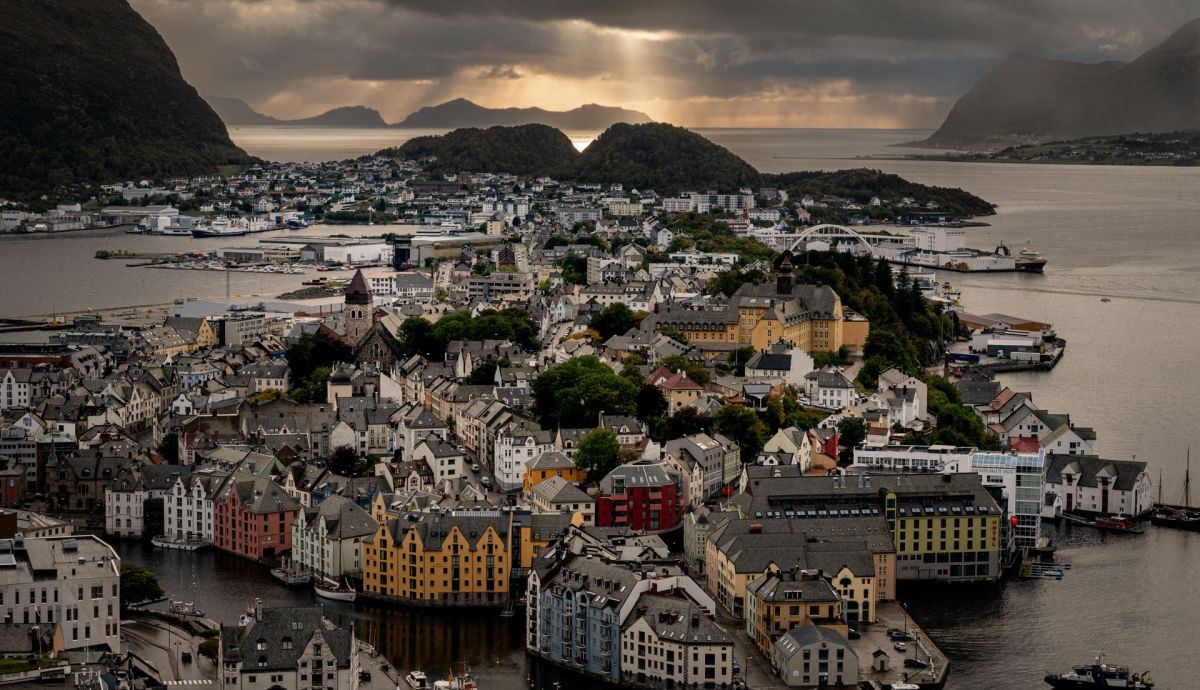 El atardecer en Alesund El atardecer en Alesund