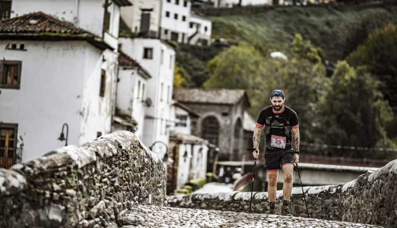 Un participante del Trail Tierras Pésicas © Rubén Fueyo