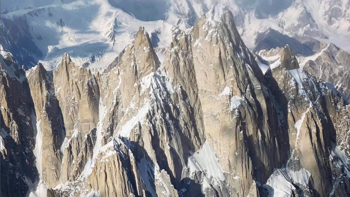 Una cordada italiana inaugura la cara sureste del K7