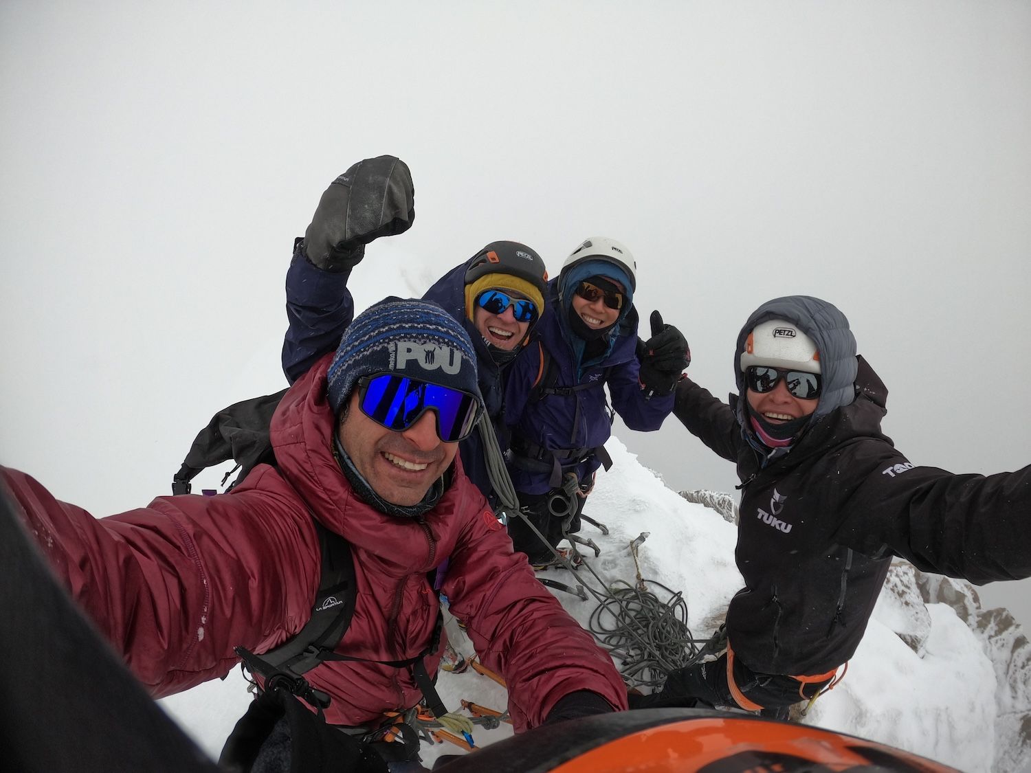Los Pou, otra vez con las manos en la masa en las montañas de Perú