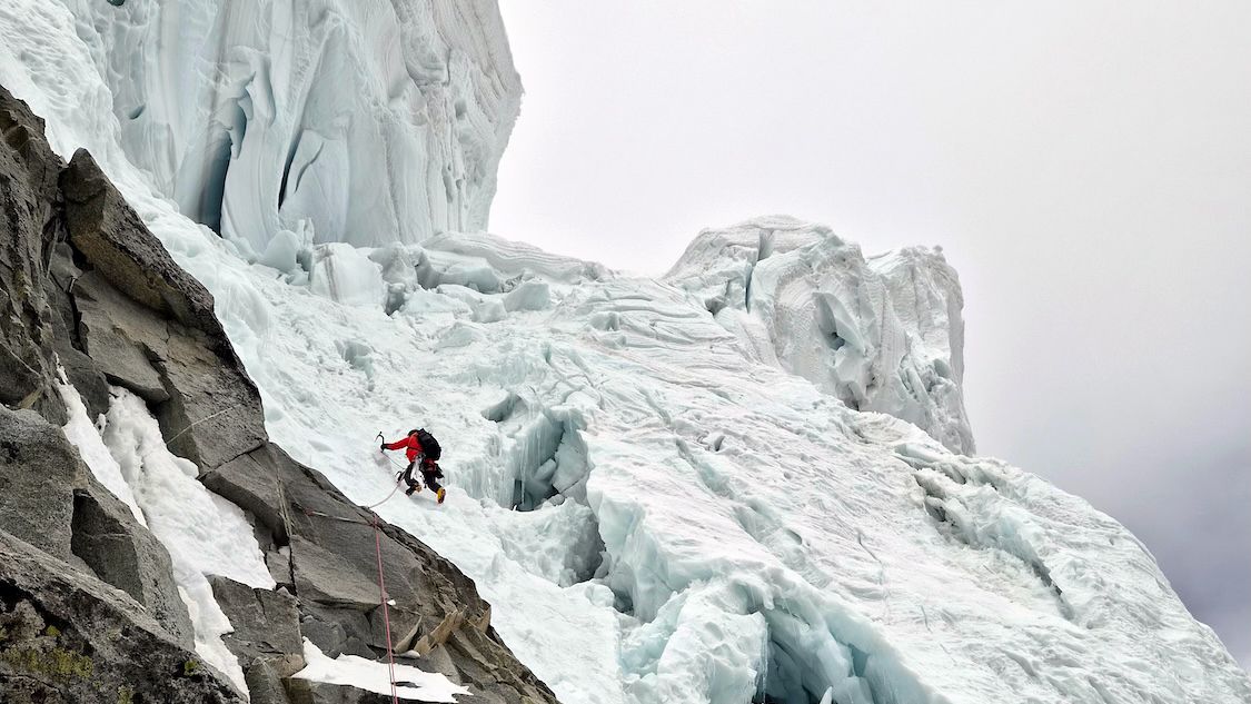 Los hermanos Pou abren en Perú "Bonus Track", la vía de alpinismo más dura de su trayectoria