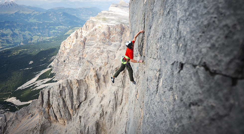 Simon Gietl libera "Kairos" en el Piz de Lavarella (Dolomitas)