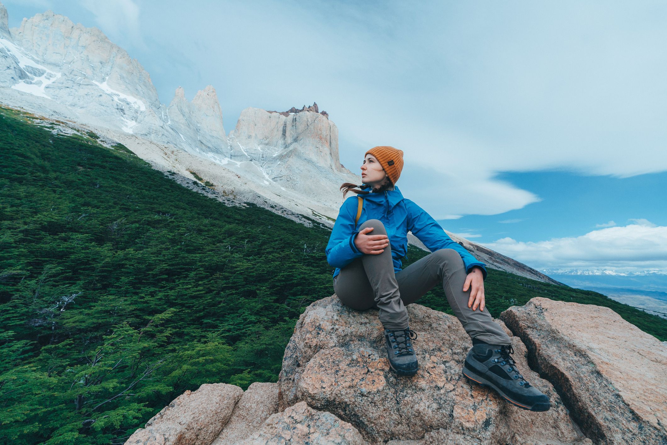 ¿Cuál es el mejor color para tu ropa y equipo de montaña?