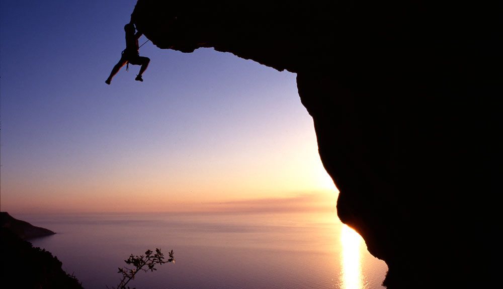 Escalada al borde del mar