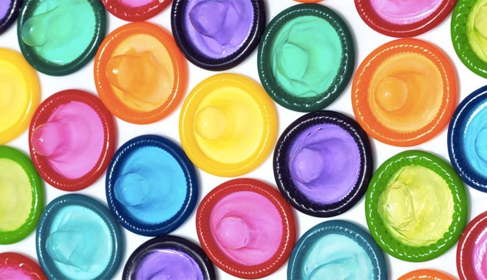 Póntelo... en el kit de supervivencia: 5 usos outdoor para los preservativos