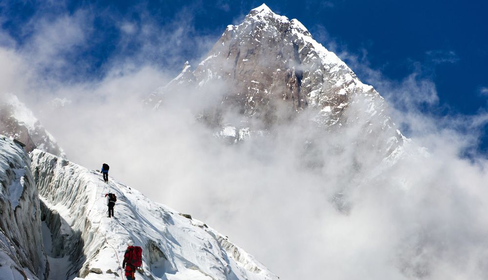 ¿Cómo es atravesar la Cascada de Hielo del Khumbu?