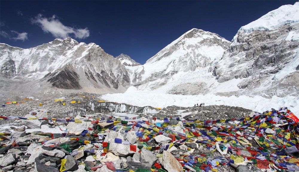 Se retiran 3.000 kg de basura en el Everest