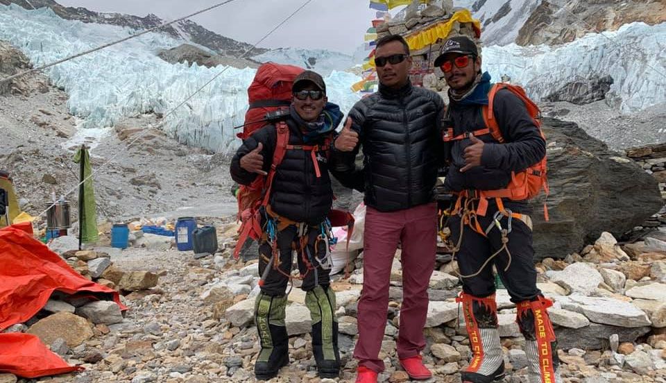 Nirmal Purja asciende el Makalu y logra ¡tres ochomiles en tres días!