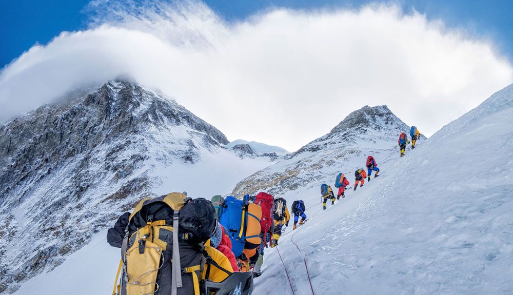 "El Everest siempre estará abierto a las expediciones"