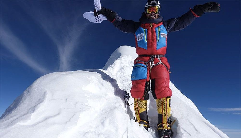 Sergi Mingote en la cima del Manaslu, el pasado otoño.