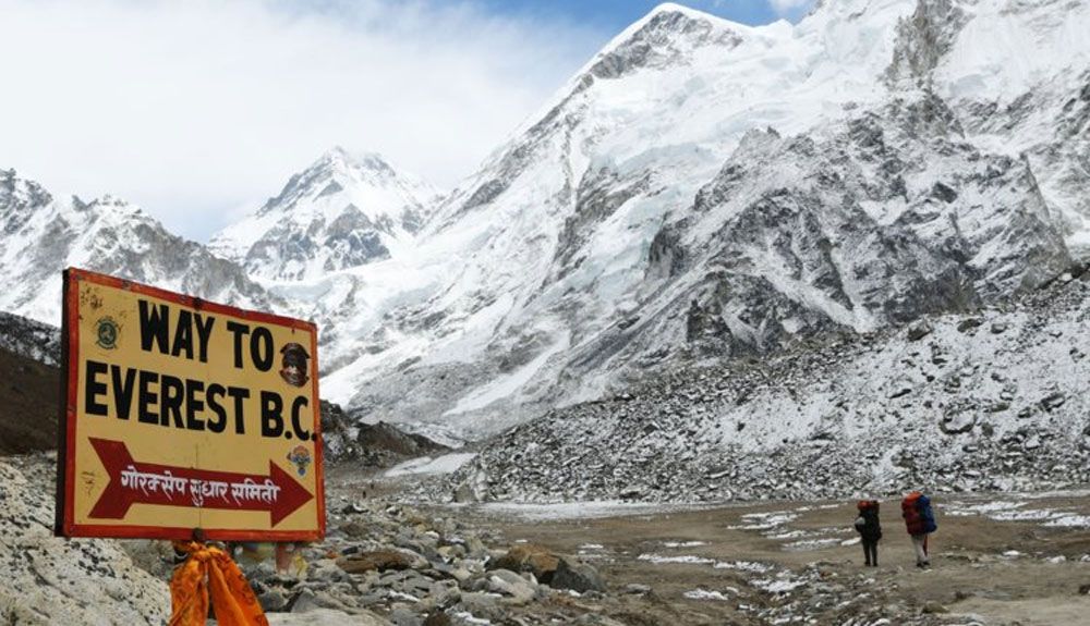 Nepal prohibe el plástico de un solo uso en el área del Everest