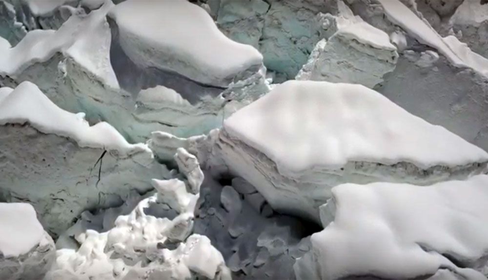 Explorando la Cascada del Khumbu