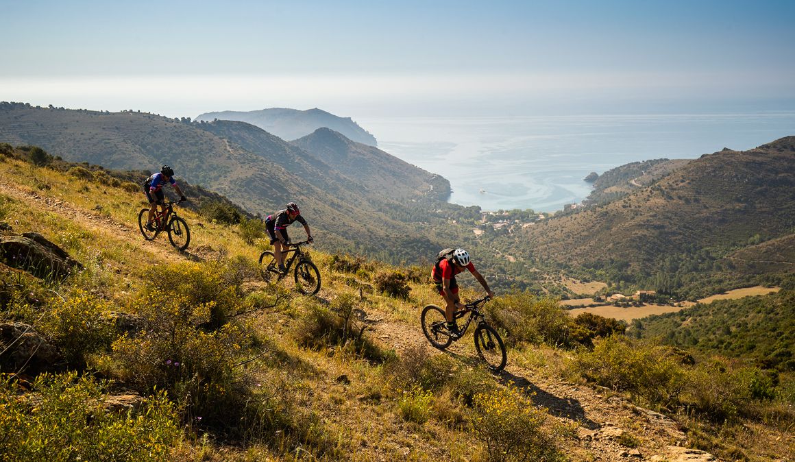 Mountain bike, kayak fluvial y submarinismo
