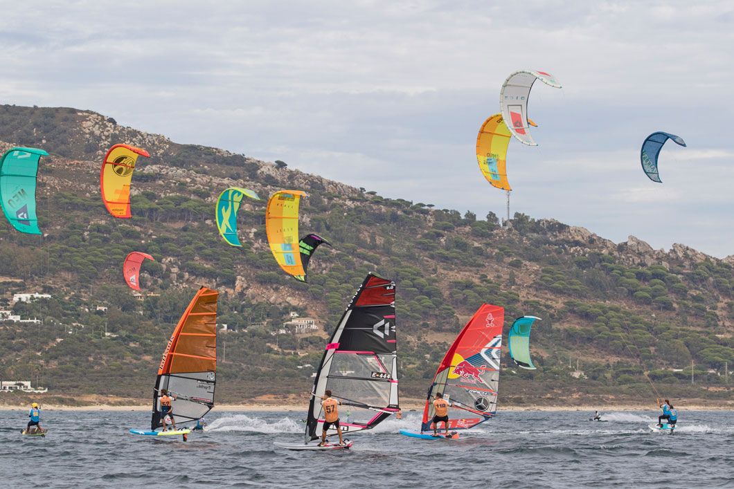 Windsurf VS Kite: ¿cuál es más rápido?