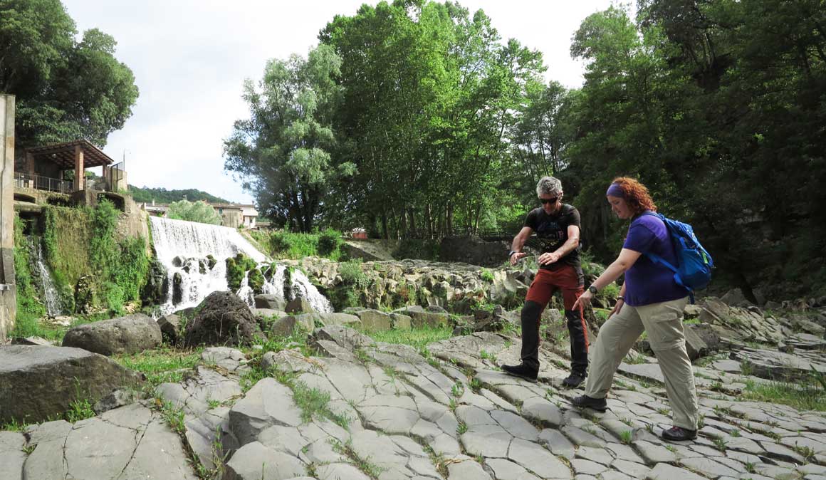 Paisaje entre volcanes: la Garrotxa y la vía ferrata de Ribes de Fesser