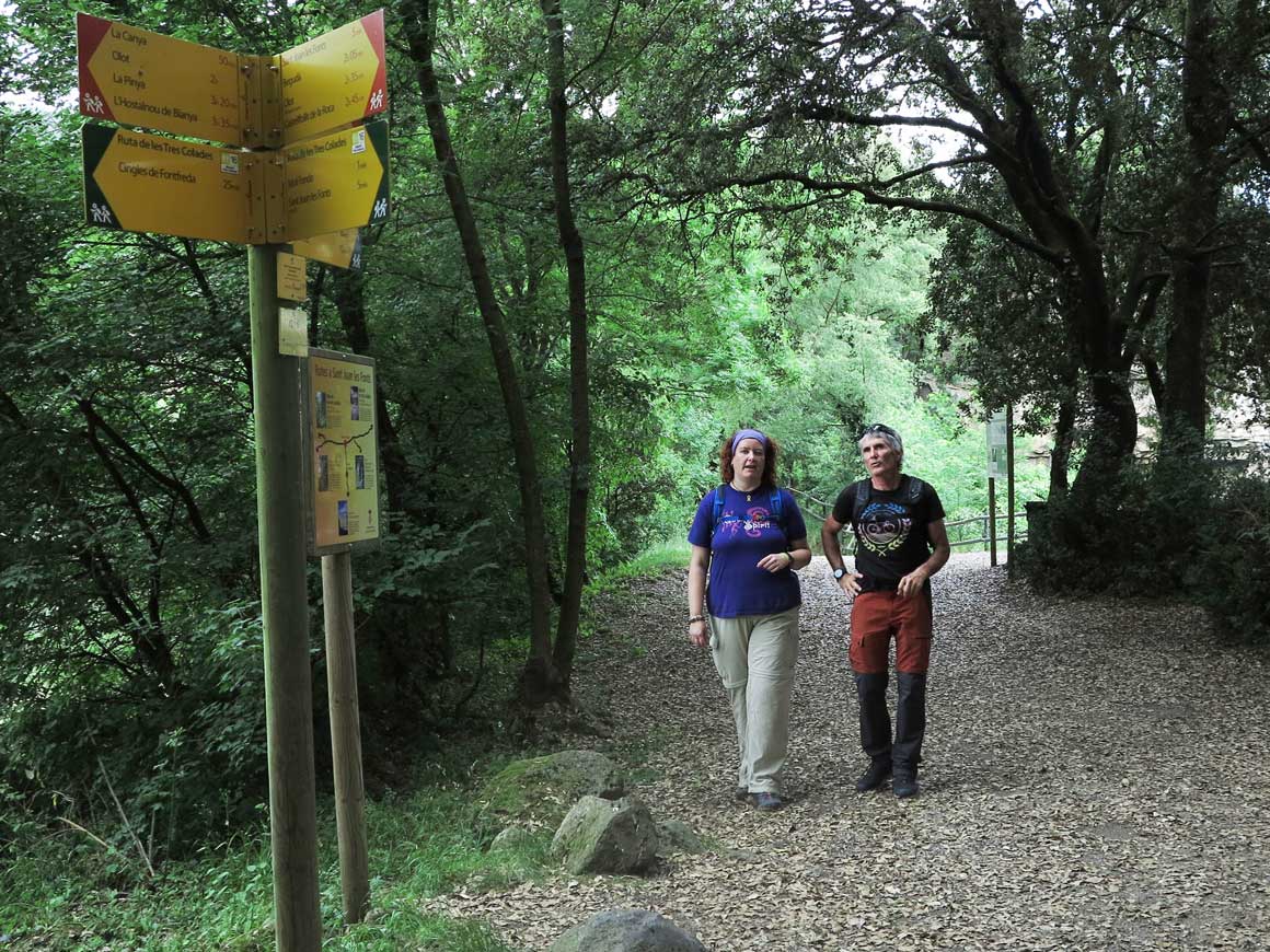 Paisaje entre volcanes: la Garrotxa y la vía ferrata de Ribes de Fesser