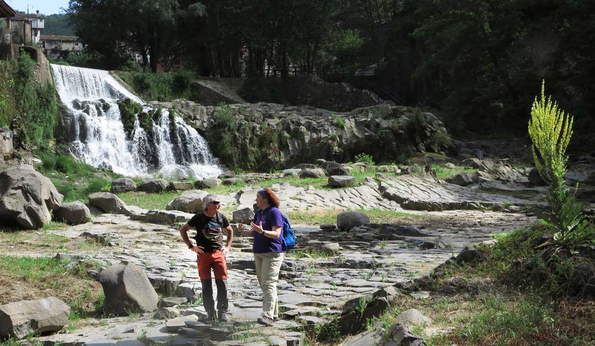 Paisaje entre volcanes: la Garrotxa y la vía ferrata de Ribes de Fesser