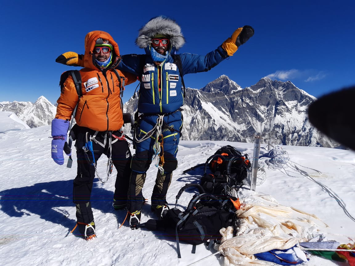 Alex Txikon hace cima en el Ama Dablam