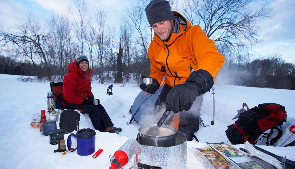 Cómo alimentarse para salir a la montaña en invierno