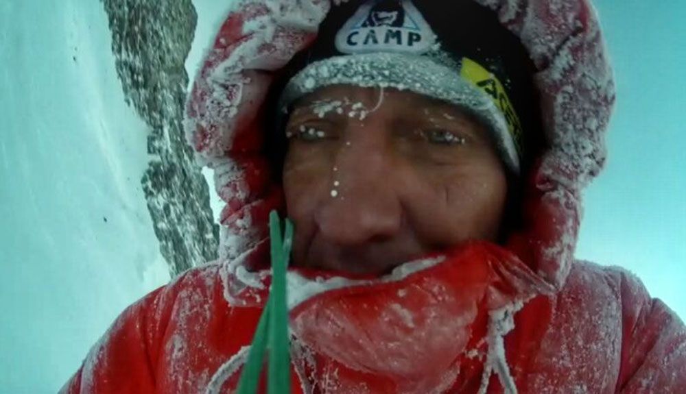Una pausa (y buen humor) en el Broad Peak