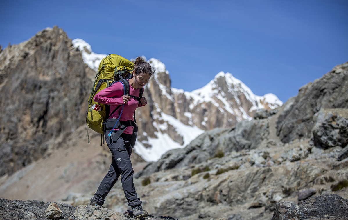 Pantalones de montaña: tu guía resumida de compra