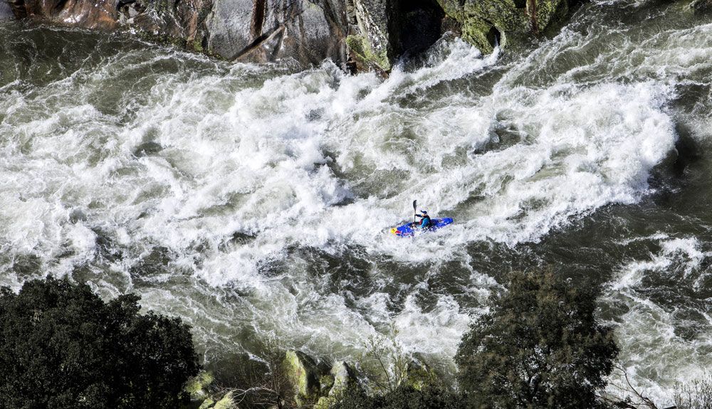 Aniol Serrasolses en el río Paiva, Portugal / FOTO: Hugo Silva/Red Bull Content Pool