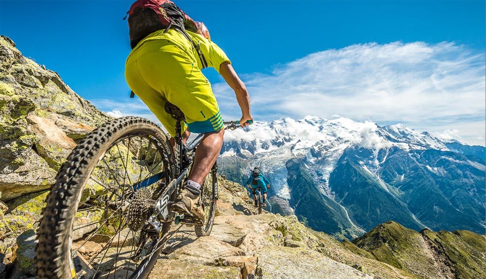 Cómo descender pendientes fuertes con tu mountain bike