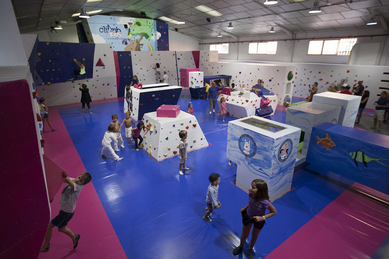 Se inaugura el centro de escalada para niños The Climb Kids