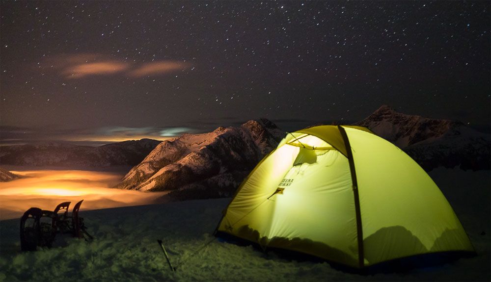 Cómo convencer a tus amigos para una acampada invernal