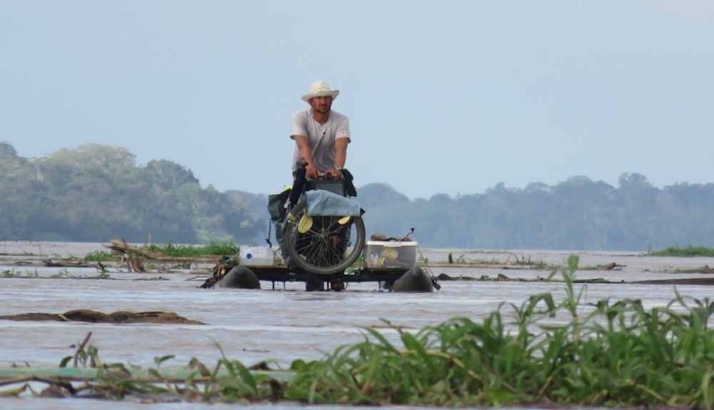 Seis meses pedaleando (y flotando) por el Amazonas