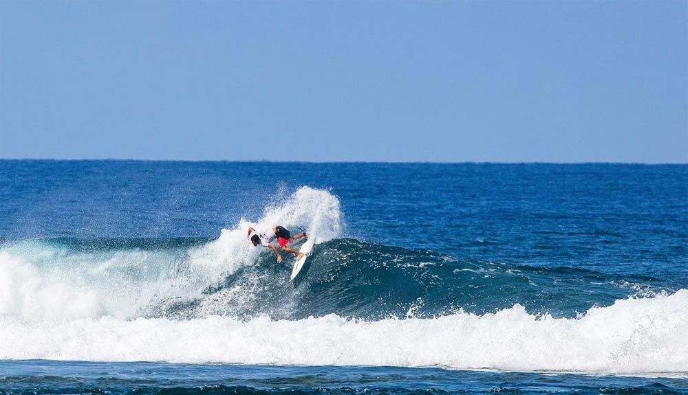 Tiburones, surf y tiempos radicales en Isla Reunion