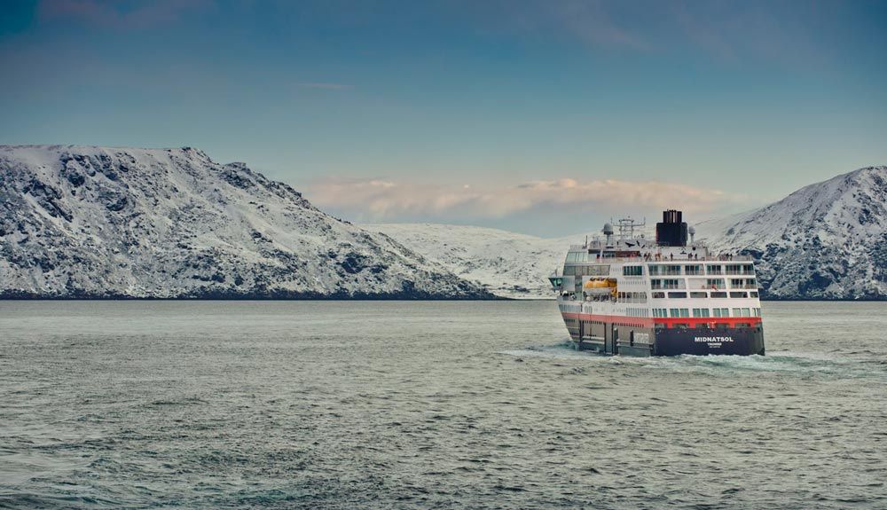 A los Fiordos Chilenos y la Península Antártica con Hurtigruten
