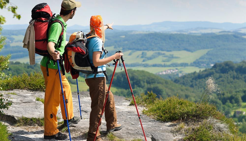 Cómo usar de forma segura tus bastones de trekking