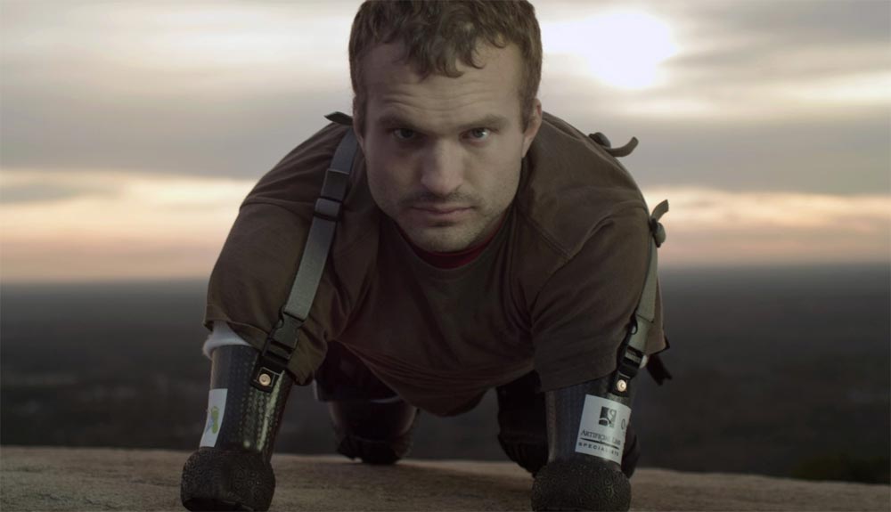 Kyle Maynard, primera persona sin brazos ni piernas en ascender el Kilimanjaro