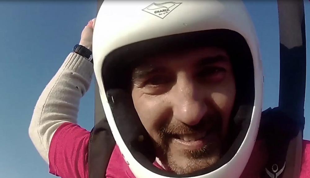 Carlos Suárez salta desde un globo aerostático