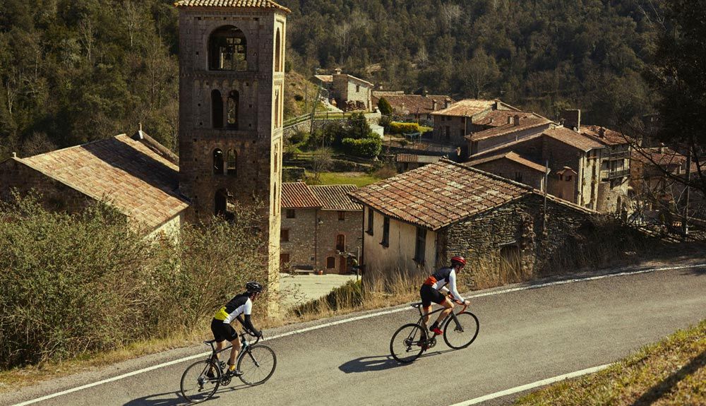 Descubriendo la Costa Brava y el Pirineo de Girona a golpe de pedal