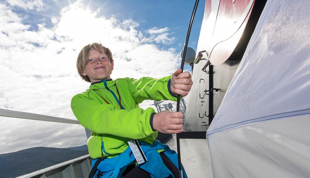 "Jóvenes exploradores" a bordo del Hurtigruten
