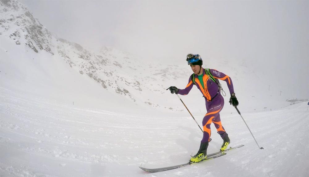 Genís Zapater completa Carros de Foc non-stop en skimo
