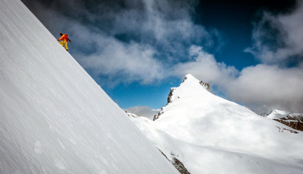 Kilian Jornet, doble reto en el Himalaya