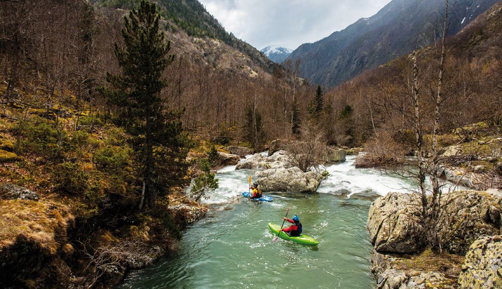 10 descensos icónicos de kayak en España